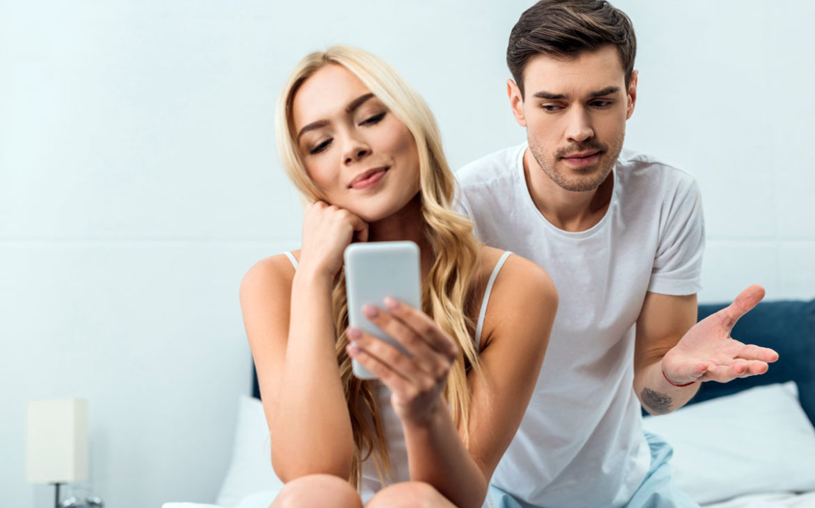 Freundin ändert sich ins negative und ist süchtig nach social media